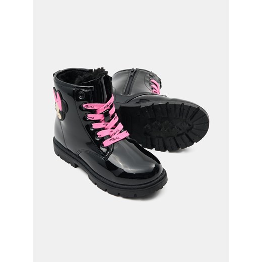 Sinsay - Lakierowane botki z ociepleniem Minnie Mouse - czarny Sinsay 32 Sinsay