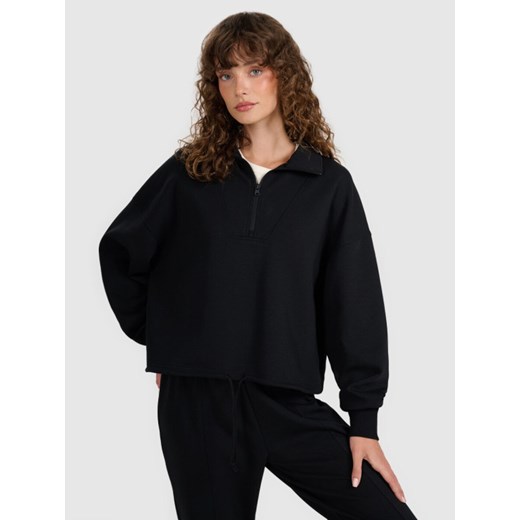 Damska bluza nierozpinana bez kaptura 4F 4FWAW25TSWSF1870 - czarna ze sklepu Sportstylestory.com w kategorii Bluzy damskie - zdjęcie 187250585