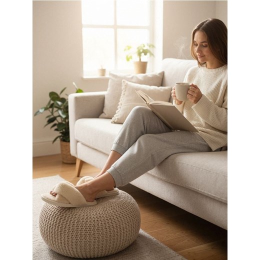 Sinsay - Kapcie z futerkiem - pomarańczowy - id: 901EU-24X - marki Sinsay - 187266537 Sinsay - Kapcie z futerkiem - pomarańczowy ze sklepu Sinsay w kategorii Kapcie damskie - zdjęcie 187266537