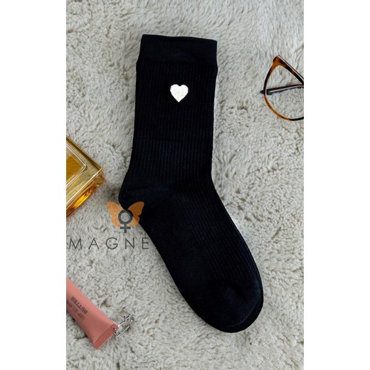 Czarne skarpetki w prążek z serduszkiem YN-5038, Kolor czarny, Rozmiar uniwersalny, Magnetis - id: 221658 - marki Magnetis - 187271638 Czarne skarpetki w prążek z serduszkiem YN-5038, Kolor czarny, Rozmiar uniwersalny, Magnetis ze sklepu Primodo w kategorii Skarpetki damskie - zdjęcie 187271638