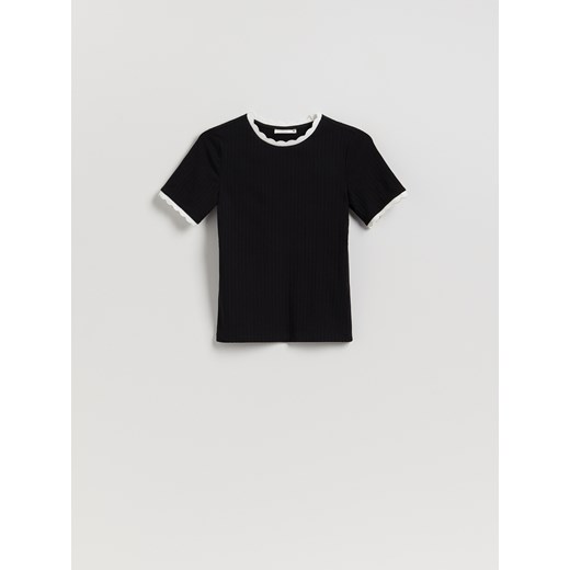 Reserved - T-shirt z ozdobną lamówką - czarny ze sklepu Reserved w kategorii Bluzki damskie - zdjęcie 187275476