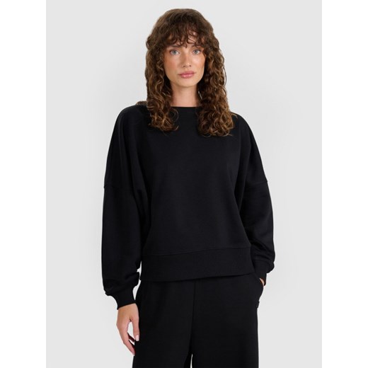 Damska bluza nierozpinana bez kaptura 4F 4FWAW25TSWSF1888 - czarna ze sklepu Sportstylestory.com w kategorii Bluzy damskie - zdjęcie 187277358
