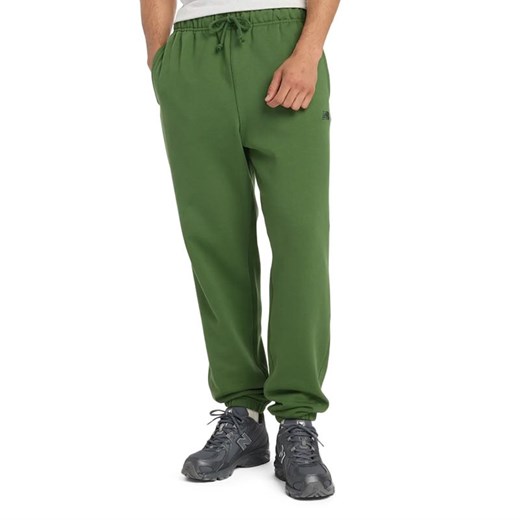 Spodnie męskie New Balance MP41508DAE - zielone - id: 3241380 - marki New Balance - 187277385 Spodnie męskie New Balance MP41508DAE - zielone ze sklepu streetstyle24.pl w kategorii Spodnie męskie - zdjęcie 187277385
