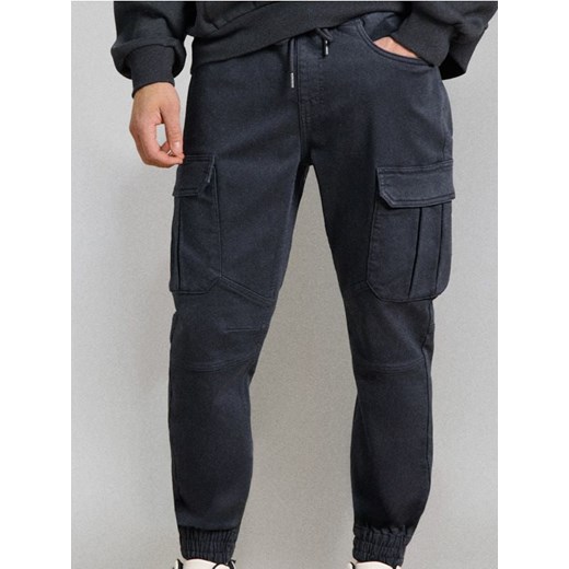 Sinsay - Jeansy regular jogger cargo - niebieski ze sklepu Sinsay w kategorii Jeansy męskie - zdjęcie 187280717