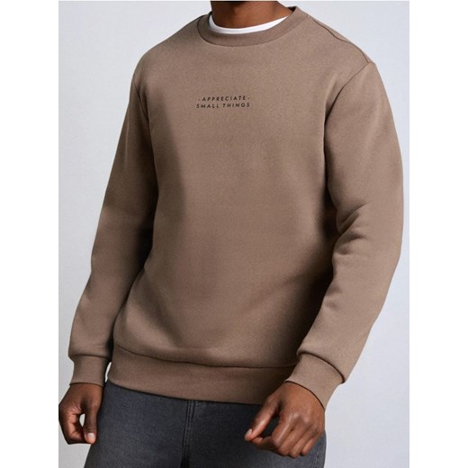Sinsay - Bluza crewneck z napisem - brązowy ze sklepu Sinsay w kategorii Bluzy męskie - zdjęcie 187280727