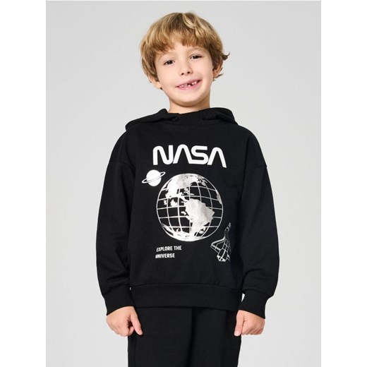 Sinsay - Bluza hoodie z nadrukiem NASA - czarny - id: 102FC-99X - marki Sinsay - 187281979 Sinsay - Bluza hoodie z nadrukiem NASA - czarny ze sklepu Sinsay w kategorii Bluzy chłopięce - zdjęcie 187281979