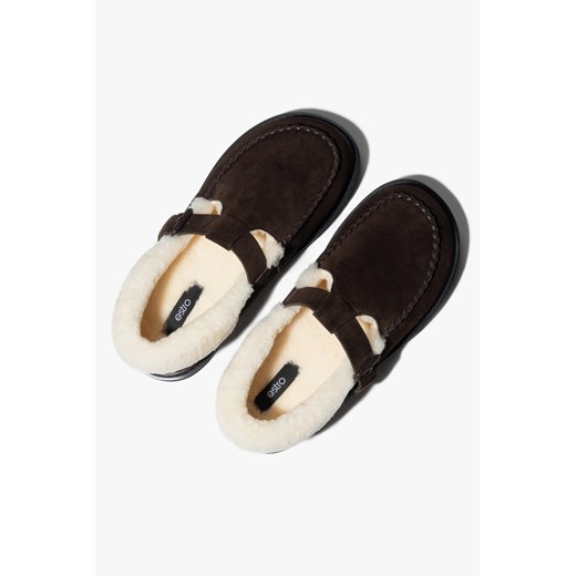 Estro: Ciemnobrązowe mokasyny damskie na zimę z weluru naturalnego i futra ze sklepu Estro w kategorii Kapcie damskie - zdjęcie 187284965