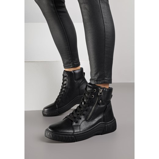 Czarne Sportowe Botki ze Sznurowaną Cholewką i Ozdobnym Suwakiem Ezilare - id: 402013 - marki born2be - 187292279 Czarne Sportowe Botki ze Sznurowaną Cholewką i Ozdobnym Suwakiem Ezilare ze sklepu born2be.pl w kategorii Botki - zdjęcie 187292279