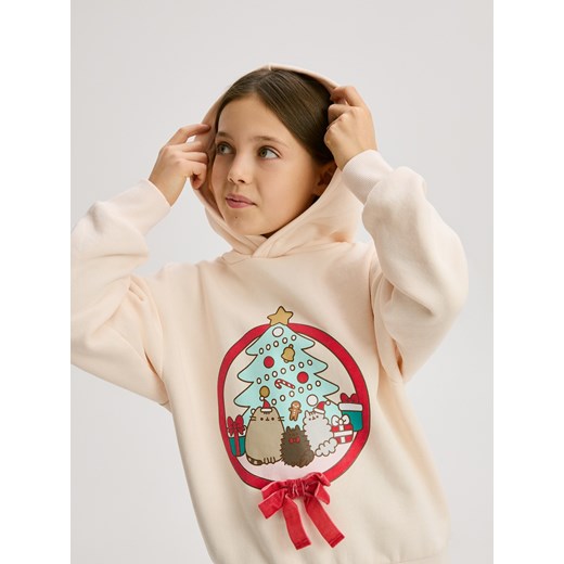 Reserved - Świąteczna bluza Pusheen - kremowy ze sklepu Reserved w kategorii Bluzy dziewczęce - zdjęcie 187292589