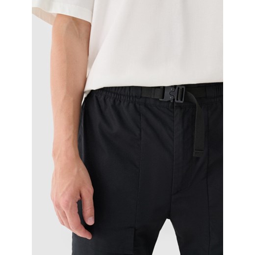 Męskie spodnie casual 4F 4FRSS24TTROM1327 - czarne XXL okazyjna cena Sportstylestory.com