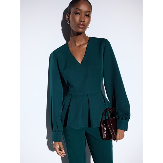 Mohito - Zielona bluzka z falbaną - ciemny zielony ze sklepu Mohito w kategorii Bluzki damskie - zdjęcie 187293867