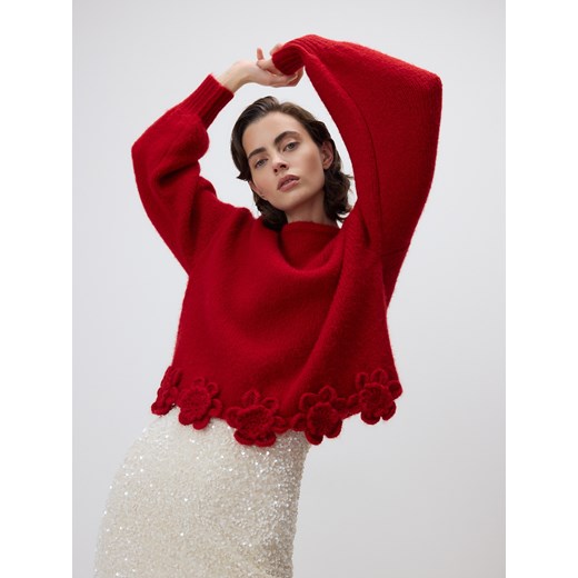Reserved - Sweter z kwiatową aplikacją - czerwony ze sklepu Reserved w kategorii Swetry damskie - zdjęcie 187294249
