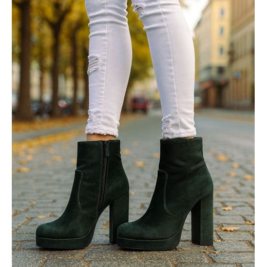 Welurowe zielone botki damskie na platformie /i5-3 H2 18392 G284/ ze sklepu Pantofelek24.pl w kategorii Botki - zdjęcie 187299385