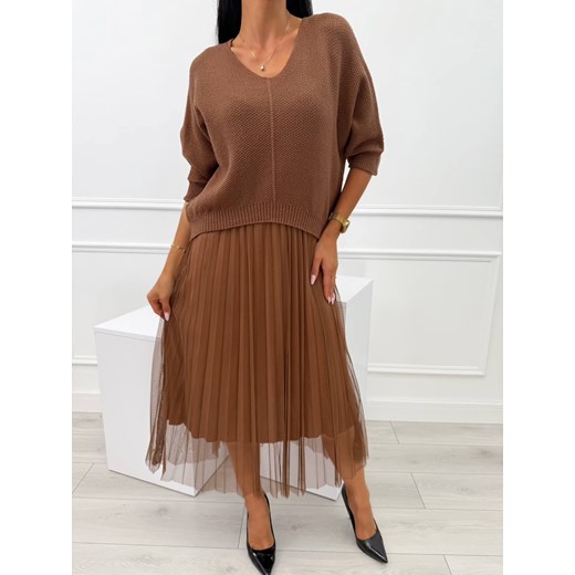 Brązowa Sukienka ze Sweterkiem - id: 23069570 - marki Modnakiecka.pl - 187300638 Brązowa Sukienka ze Sweterkiem ze sklepu ModnaKiecka.pl w kategorii Sukienki - zdjęcie 187300638
