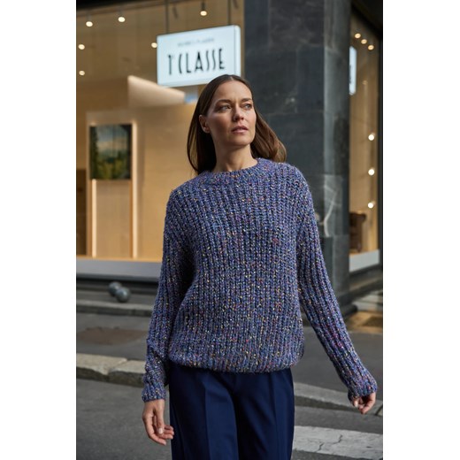 Sweter ozdobiony kolorową nitką granatowy ze sklepu Moodo.pl w kategorii Swetry damskie - zdjęcie 187301729