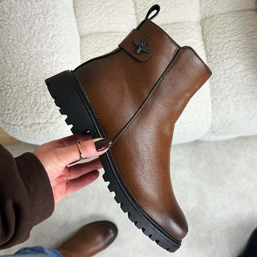 Brązowe botki damskie na traperze Potocki 19314 ze sklepu suzana.pl w kategorii Botki - zdjęcie 187303575