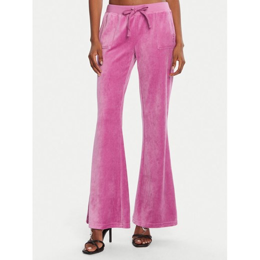 Juicy Couture Spodnie dresowe Caisa JCSEBJ008G Różowy Slim Fit ze sklepu MODIVO w kategorii Spodnie damskie - zdjęcie 187306468
