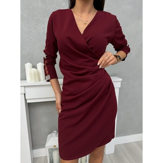 Bordowa Sukienka z Kopertowym Dekoltem i Marszczeniem - id: 23066063 - marki Modnakiecka.pl - 187307935 Bordowa Sukienka z Kopertowym Dekoltem i Marszczeniem ze sklepu ModnaKiecka.pl w kategorii Sukienki - zdjęcie 187307935