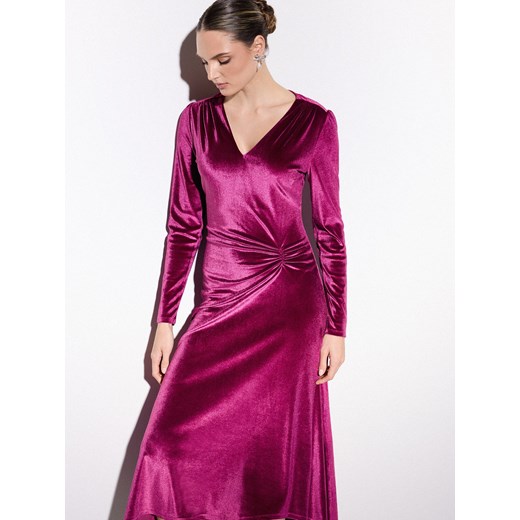 Mohito - Welurowa sukienka midi - kasztanowy ze sklepu Mohito w kategorii Sukienki - zdjęcie 187314639