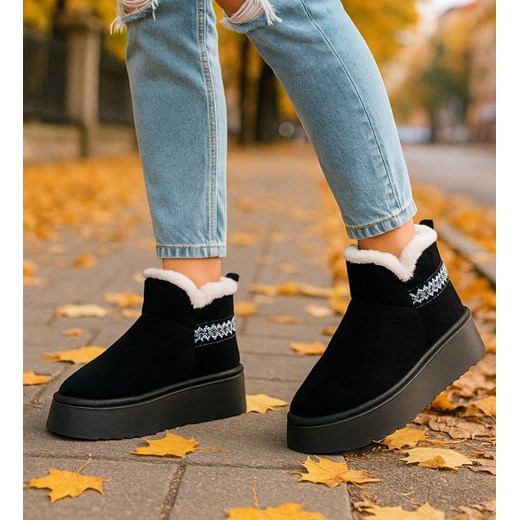 Krótkie kozaki śniegowce czarne ocieplane /A10-1 18419  T266/ ze sklepu Pantofelek24.pl w kategorii Śniegowce damskie - zdjęcie 187318206