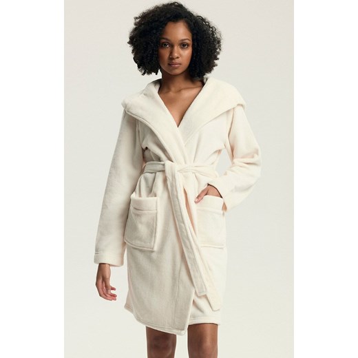 Henderson szlafrok damski z kapturem Darlan 43599-01X, Kolor kremowy, Rozmiar L, Henderson ze sklepu Intymna w kategorii Szlafroki damskie - zdjęcie 187324209