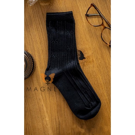 Czarne skarpetki damskie z fakturowanym motywem YN-5039, Kolor czarny, Rozmiar uniwersalny, Magnetis ze sklepu Intymna w kategorii Skarpetki damskie - zdjęcie 187324407