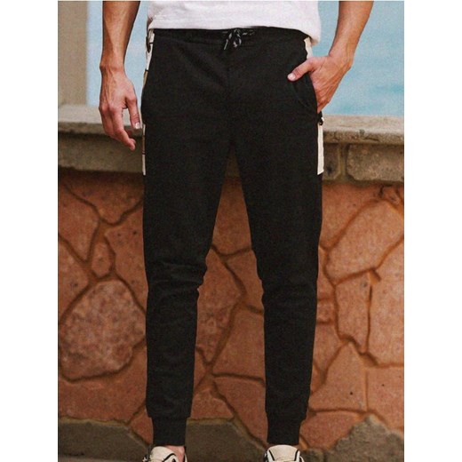 Sinsay - Spodnie dresowe - czarny ze sklepu Sinsay w kategorii Spodnie męskie - zdjęcie 187327635