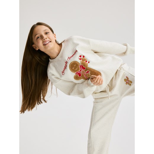 Reserved - Świąteczna bluza z pierniczkiem - złamana biel ze sklepu Reserved w kategorii Bluzy dziewczęce - zdjęcie 187333949
