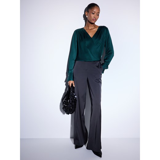 Mohito - Kopertowa butelkowa bluzka - ciemny zielony ze sklepu Mohito w kategorii Bluzki damskie - zdjęcie 187338077