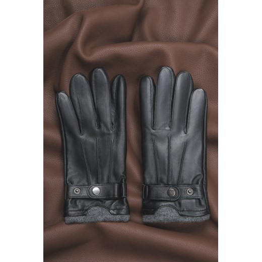 Estro: Czarne rękawiczki męskie ze skóry naturalnej z ozdobnym pinem ze sklepu Estro w kategorii Rękawiczki męskie - zdjęcie 187342407