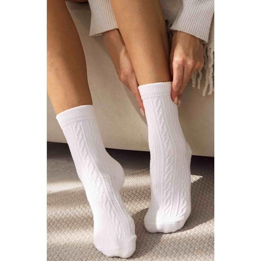 2-pack białe skarpetki damskie z fakturą warkocza WC28 Velvet, Kolor biały, Rozmiar 36-40, LEGS ze sklepu Intymna w kategorii Skarpetki damskie - zdjęcie 187344478