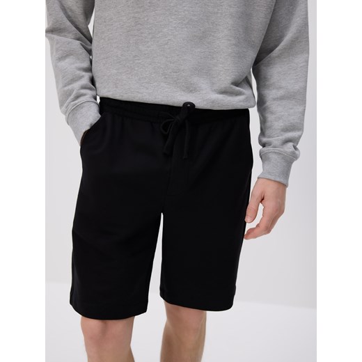 Reserved - Dresowe szorty regular fit - czarny ze sklepu Reserved w kategorii Spodenki męskie - zdjęcie 187346475
