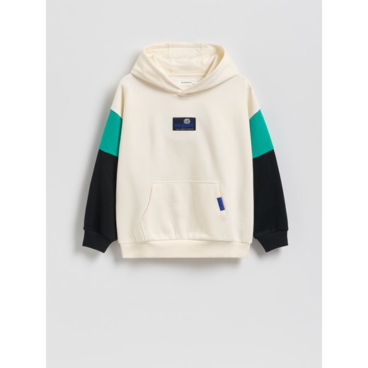 Reserved - Bawełniana bluza z kapturem - złamana biel ze sklepu Reserved w kategorii Bluzy chłopięce - zdjęcie 187347707