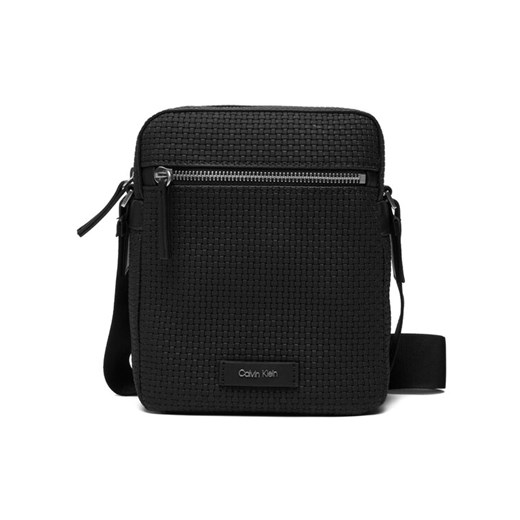 Saszetka Calvin Klein Embossed Woven Reporter LV04D3208G Czarny ze sklepu eobuwie.pl w kategorii Saszetki - zdjęcie 187352187