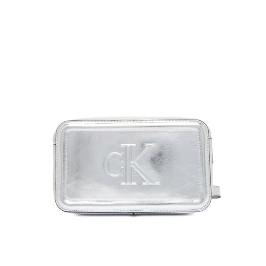 Calvin Klein Torebka Bold Ck Metallic Camera Bag LV04F3331G Srebrny ze sklepu MODIVO w kategorii Listonoszki - zdjęcie 187359366