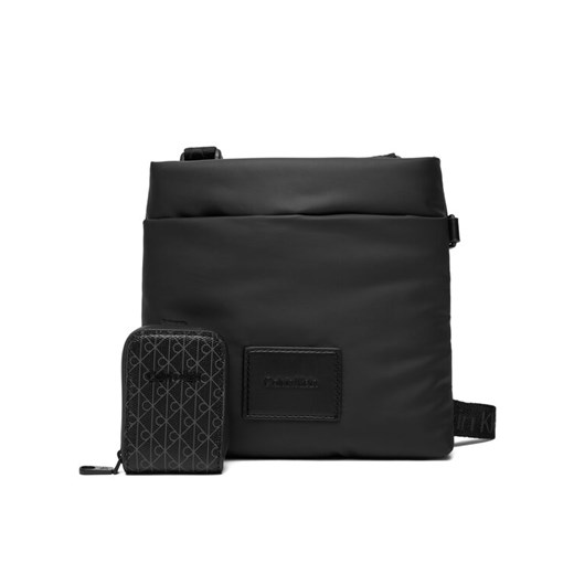 Calvin Klein Saszetka Puffer Utility Flatpack LV04D3224G Czarny ze sklepu MODIVO w kategorii Torby męskie - zdjęcie 187359626