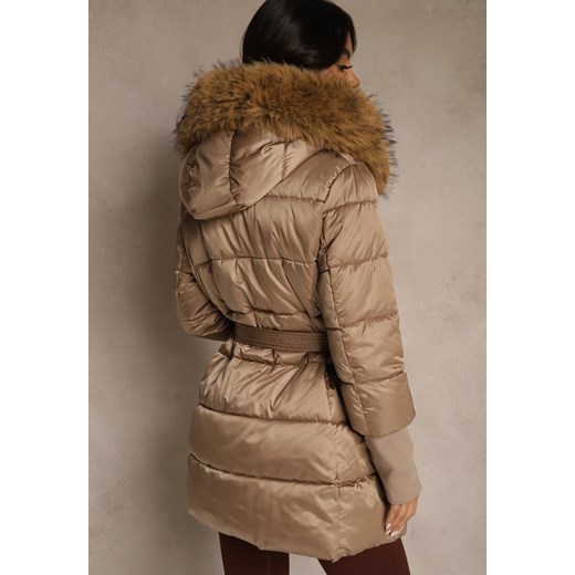 Ciemnobeżowa Pikowana Kurtka z Paskiem i Kapturem z Futerkiem Lilittia Renee L renee.pl