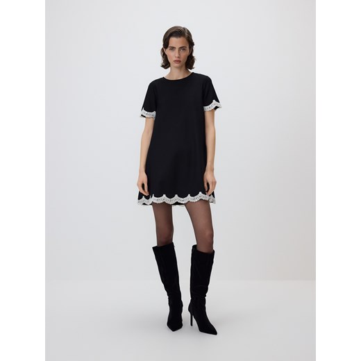 Reserved - Sukienka mini z koronkowym wykończeniem - czarny ze sklepu Reserved w kategorii Sukienki - zdjęcie 187363865