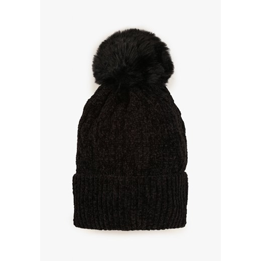 Czarna Czapka w Ozdobny Warkoczowy Splot z Pomponem Emmilae ze sklepu renee.pl w kategorii Czapki zimowe damskie - zdjęcie 187364105