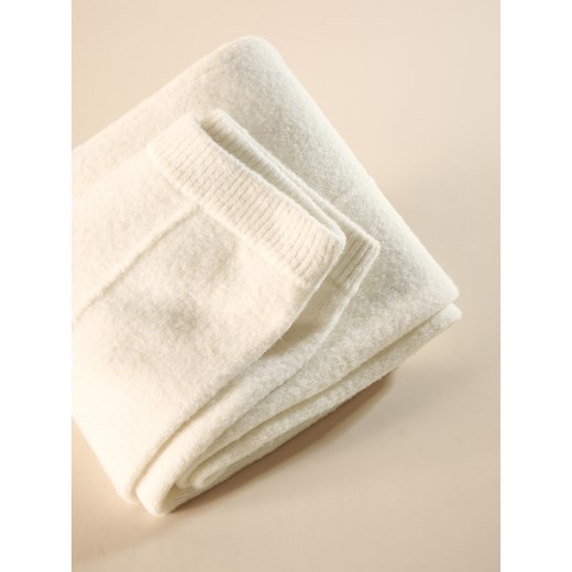 Reserved - Dzianinowe spodnie z domieszką wełny - złamana biel ze sklepu Reserved w kategorii Swetry dziewczęce - zdjęcie 187366377