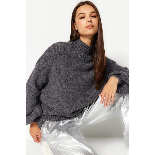 trendyol Sweter w kolorze antracytowym ze sklepu Limango Polska w kategorii Swetry damskie - zdjęcie 187367889