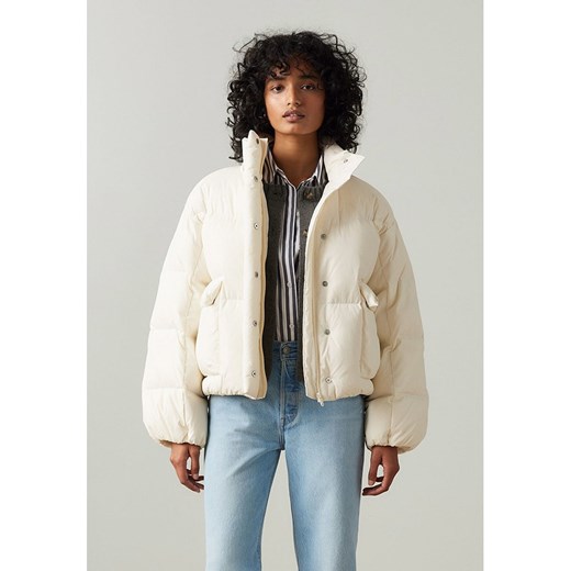 Levi&apos;s Kurtka puchowa w kolorze kremowym M okazja Limango Polska