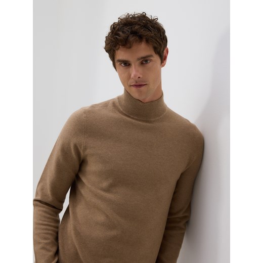 Reserved - Gładki golf z dzianiny - brązowy ze sklepu Reserved w kategorii Swetry męskie - zdjęcie 187368638
