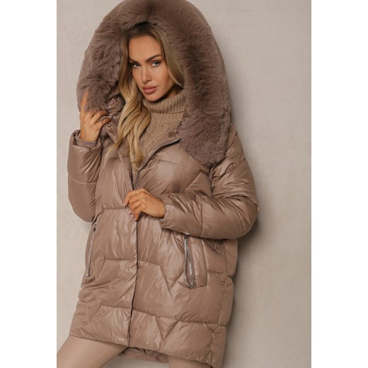 Ciemnobeżowa Pudełkowa Kurtka Pikowana Ozdobiona Odpinanym Futerkiem i Suwakiem Hedizelle ze sklepu renee.pl w kategorii Kurtki damskie - zdjęcie 187369229