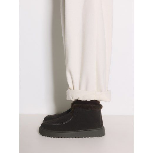 Reserved - Zamszowe śniegowce - ciemnobrązowy ze sklepu Reserved w kategorii Śniegowce damskie - zdjęcie 187369397