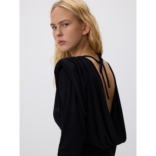Reserved - Bluzka z poduszkami na ramionach - czarny ze sklepu Reserved w kategorii Bluzki damskie - zdjęcie 187369976