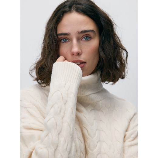 Reserved - Golf z ozdobnym splotem - kremowy ze sklepu Reserved w kategorii Swetry damskie - zdjęcie 187371325