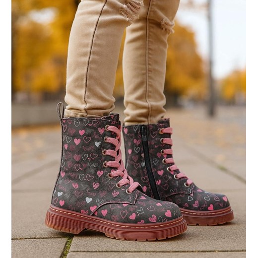 Zimowe czarne dziewczęce trapery z futerkiem /A8-1 18438 T399/ ze sklepu Pantofelek24.pl w kategorii Buty zimowe dziecięce - zdjęcie 187372215