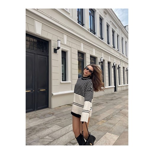 Happiness Istanbul Sweter w kolorze kremowo-czarnym Happiness Istanbul onesize wyprzedaż Limango Polska