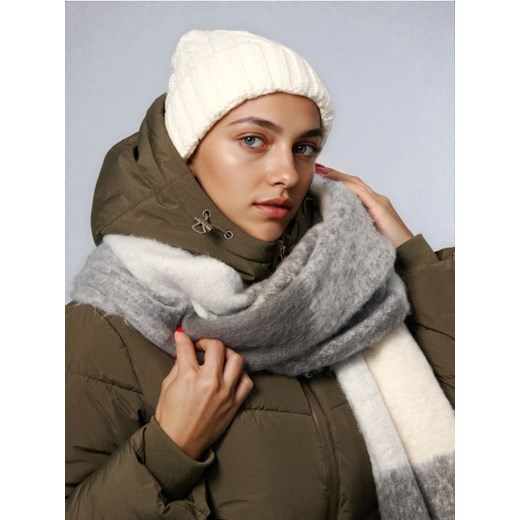 Sinsay - Prążkowana czapka beanie - kremowy ze sklepu Sinsay w kategorii Czapki zimowe damskie - zdjęcie 187382236